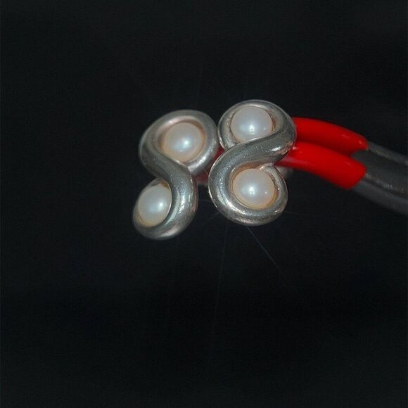 T&Co. 925 Pearl Earrings - Picture 7 of 9